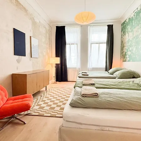 Schoene Altbauwohnung Mit 2 Privaten Parkplaetzen Fuer Bis Zu 8 Personen Im Leipziger Westen * Leipzig