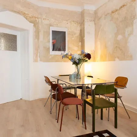 Apartamento Schoene Altbauwohnung Mit 2 Privaten Parkplaetzen Fuer Bis Zu 8 Personen Im Leipziger Westen