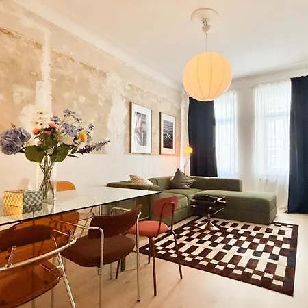 Schoene Altbauwohnung Mit 2 Privaten Parkplaetzen Fuer Bis Zu 8 Personen Im Leipziger Westen Apartamento Leipzig