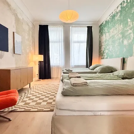 Schoene Altbauwohnung Mit 2 Privaten Parkplaetzen Fuer Bis Zu 8 Personen Im Leipziger Westen * Leipzig