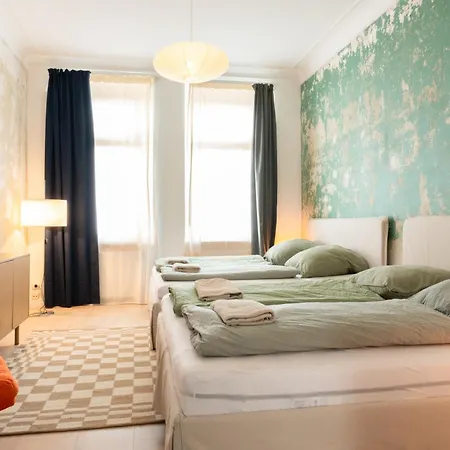 Apartamento Schoene Altbauwohnung Mit 2 Privaten Parkplaetzen Fuer Bis Zu 8 Personen Im Leipziger Westen *