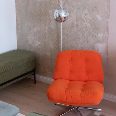 Schoene Altbauwohnung Mit 2 Privaten Parkplaetzen Fuer Bis Zu 8 Personen Im Leipziger Westen