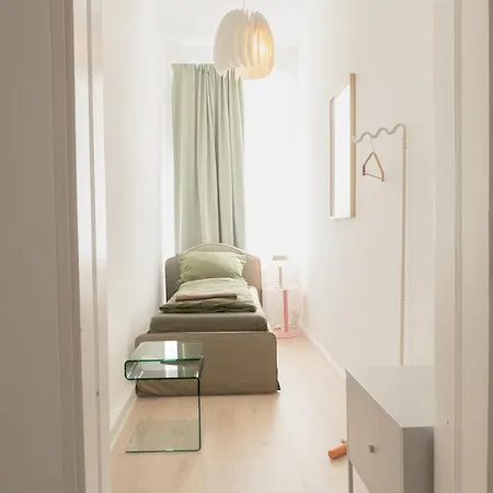 Schoene Altbauwohnung Mit 2 Privaten Parkplaetzen Fuer Bis Zu 8 Personen Im Leipziger Westen Apartamento Leipzig