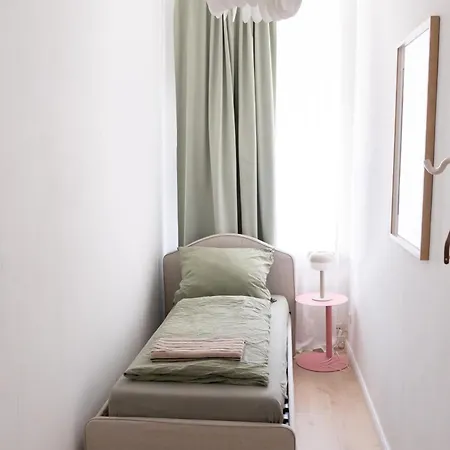 Schoene Altbauwohnung Mit 2 Privaten Parkplaetzen Fuer Bis Zu 8 Personen Im Leipziger Westen *