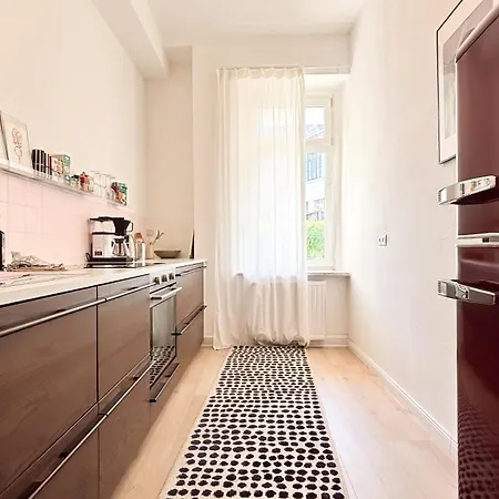 Schoene Altbauwohnung Mit 2 Privaten Parkplaetzen Fuer Bis Zu 8 Personen Im Leipziger Westen Apartamento
