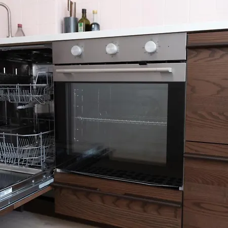 Apartamento Schoene Altbauwohnung Mit 2 Privaten Parkplaetzen Fuer Bis Zu 8 Personen Im Leipziger Westen Leipzig
