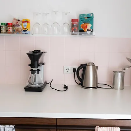 Schoene Altbauwohnung Mit 2 Privaten Parkplaetzen Fuer Bis Zu 8 Personen Im Leipziger Westen Apartamento Leipzig