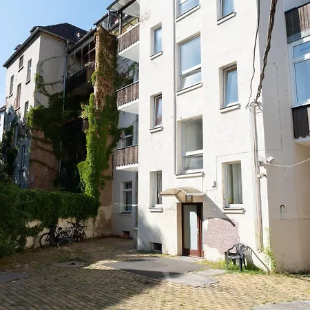 Schoene Altbauwohnung Mit 2 Privaten Parkplaetzen Fuer Bis Zu 8 Personen Im Leipziger Westen Apartamento *