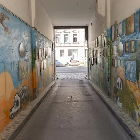 Schoene Altbauwohnung Mit 2 Privaten Parkplaetzen Fuer Bis Zu 8 Personen Im Leipziger Westen Apartamento Leipzig